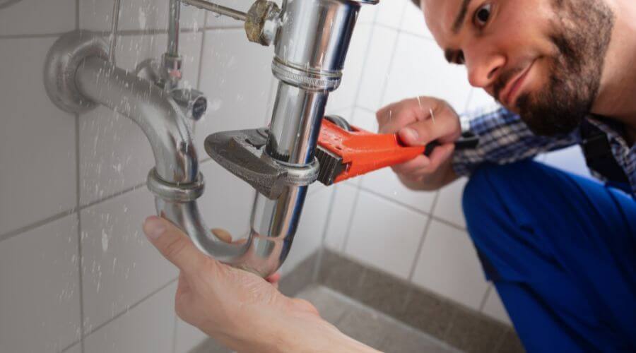 Professional same day plumber services in La Harpe, KS